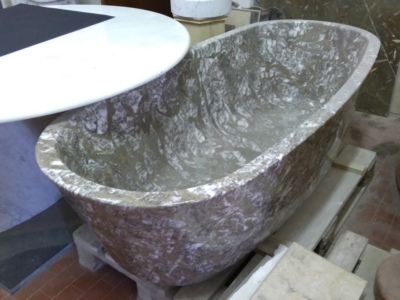 Produzione vasche monolitiche in marmo